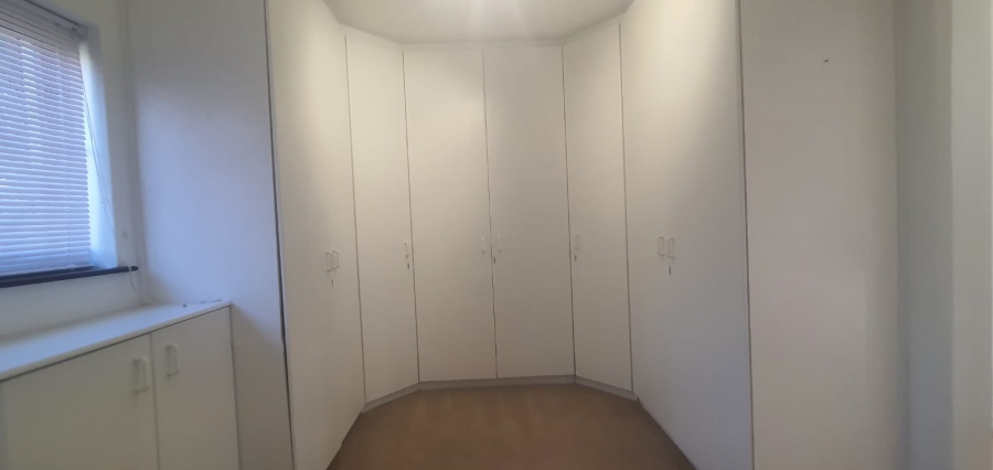 To Let 5 Bedroom Property for Rent in Constantia Western Cape